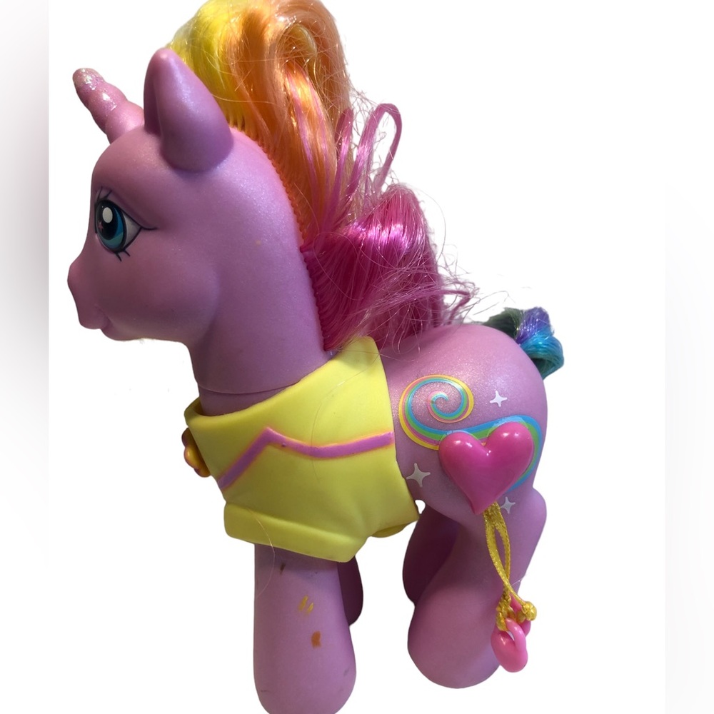 My Little Pony  2006 Hearts Unicorn Rainbow Pink Sparkle